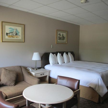 Balmer Hotel Red Lake Esterno foto